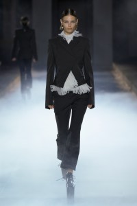 Alexander McQueen Spring 2025 Ready-to-Wear Collection at Paris Fashion Week