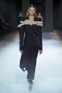 Alexander McQueen Spring 2025 Ready-to-Wear Collection at Paris Fashion Week