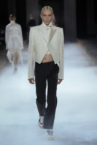 Alexander McQueen Spring 2025 Ready-to-Wear Collection at Paris Fashion Week