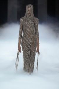 Alexander McQueen Spring 2025 Ready-to-Wear Collection at Paris Fashion Week