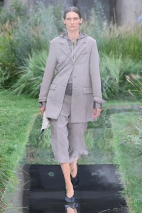 Boss Spring 2025 Ready-To-Wear Collection at Milan Fashion WeekModel on the runway at Boss RTW Spring 2025 as part of Milan Ready to Wear Fashion Week on September 18, 2024 in Milan, Italy.