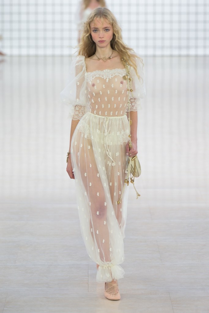 Chloé Spring 2025 Ready-to-Wear Collection at Paris Fashion Week