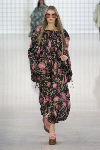 Chloé Spring 2025 Ready-to-Wear Collection at Paris Fashion Week