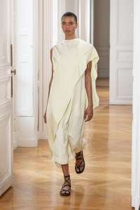 Christian Wijnants Spring 2025 Ready-to-Wear Collection at Paris Fashion Week