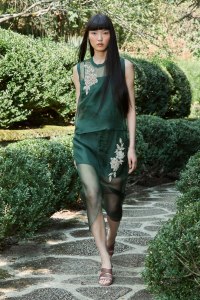 Cinq à Sept Spring 2025 Ready-to-Wear Collection at New York Fashion Week