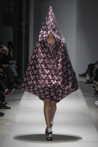 Comme des Garçons Spring 2025 Ready-to-Wear Collection at Paris Fashion Week