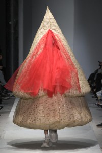 Comme des Garçons Spring 2025 Ready-to-Wear Collection at Paris Fashion Week