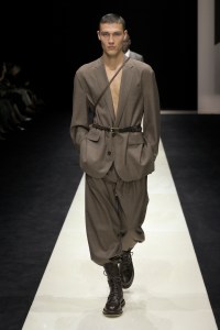 Emporio Armani Spring 2025 Ready-To-Wear Collection at Milan Fashion Week