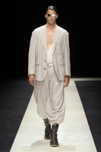 Emporio Armani Spring 2025 Ready-To-Wear Collection at Milan Fashion Week