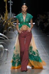 Etro Spring 2025 Ready-To-Wear Collection at Milan Fashion Week
