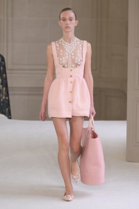 Giambattista Valli Spring 2025 Ready-to-Wear Collection at Paris Fashion Week