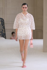 Giambattista Valli Spring 2025 Ready-to-Wear Collection at Paris Fashion Week