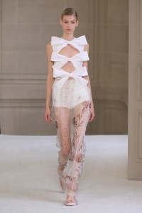 Giambattista Valli Spring 2025 Ready-to-Wear Collection at Paris Fashion Week