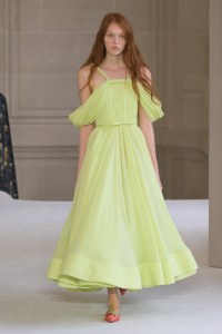 Giambattista Valli Spring 2025 Ready-to-Wear Collection at Paris Fashion Week