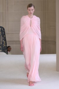 Giambattista Valli Spring 2025 Ready-to-Wear Collection at Paris Fashion Week