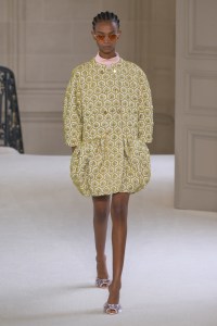 Giambattista Valli Spring 2025 Ready-to-Wear Collection at Paris Fashion Week