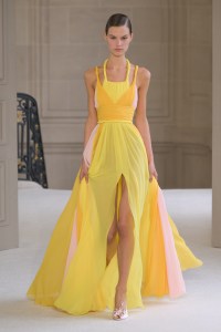 Giambattista Valli Spring 2025 Ready-to-Wear Collection at Paris Fashion Week