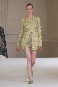Giambattista Valli Spring 2025 Ready-to-Wear Collection at Paris Fashion Week