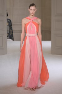 Giambattista Valli Spring 2025 Ready-to-Wear Collection at Paris Fashion Week
