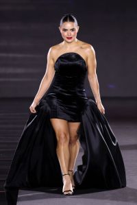 PARIS, FRANCE - SEPTEMBER 23: (EDITORIAL USE ONLY - For Non-Editorial use please seek approval from Fashion House) Samadhi Zendejas walks the runway during "Le Défilé L'Oréal Paris – Walk Your Worth" Womenswear Spring-Summer 2025 show as part of Paris Fashion Week on September 23, 2024 in Paris, France. (Photo by Pascal Le Segretain/Getty Images)