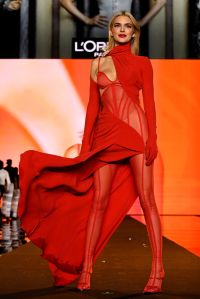 PARIS, FRANCE - SEPTEMBER 23: Kendall Jenner walks the runway during "Le Défilé L'Oréal Paris – Walk Your Worth" Womenswear Spring-Summer 2025 show as part of Paris Fashion Week on September 23, 2024 in Paris, France. (Photo by Kristy Sparow/Getty Images for L'Oréal Paris)