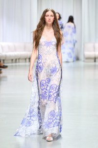 Leonard Paris Spring 2025 Ready-to-Wear Collection at Paris Fashion Week