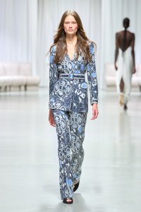 Leonard Paris Spring 2025 Ready-to-Wear Collection at Paris Fashion Week