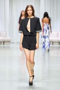 Leonard Paris Spring 2025 Ready-to-Wear Collection at Paris Fashion Week