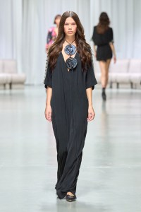 Leonard Paris Spring 2025 Ready-to-Wear Collection at Paris Fashion Week