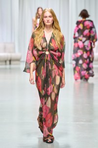 Leonard Paris Spring 2025 Ready-to-Wear Collection at Paris Fashion Week