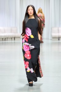 Leonard Paris Spring 2025 Ready-to-Wear Collection at Paris Fashion Week