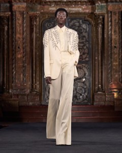 Naeem Khan Spring 2025 Ready-to-Wear Collection at New York Fashion Week