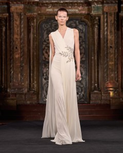 Naeem Khan Spring 2025 Ready-to-Wear Collection at New York Fashion Week