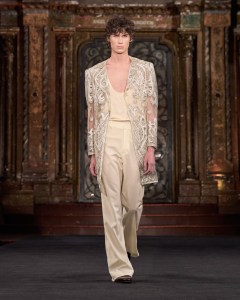 Naeem Khan Spring 2025 Ready-to-Wear Collection at New York Fashion Week
