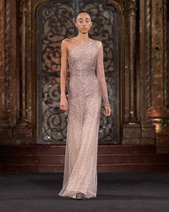 Naeem Khan Spring 2025 Ready-to-Wear Collection at New York Fashion Week