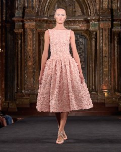 Naeem Khan Spring 2025 Ready-to-Wear Collection at New York Fashion Week