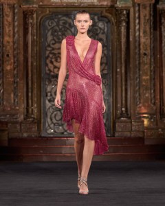 Naeem Khan Spring 2025 Ready-to-Wear Collection at New York Fashion Week