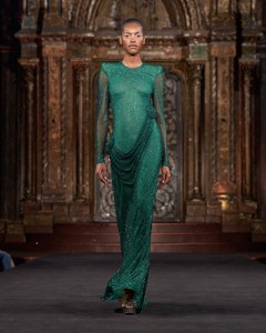 Naeem Khan Spring 2025 Ready-to-Wear Collection at New York Fashion Week