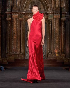 Naeem Khan Spring 2025 Ready-to-Wear Collection at New York Fashion Week