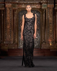 Naeem Khan Spring 2025 Ready-to-Wear Collection at New York Fashion Week