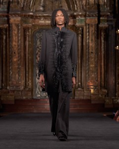 Naeem Khan Spring 2025 Ready-to-Wear Collection at New York Fashion Week
