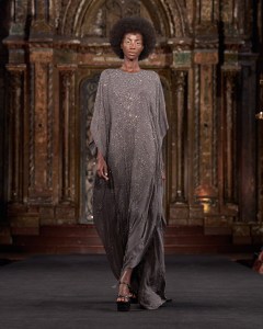 Naeem Khan Spring 2025 Ready-to-Wear Collection at New York Fashion Week