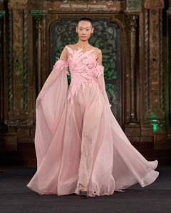 Naeem Khan Spring 2025 Ready-to-Wear Collection at New York Fashion Week