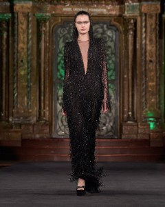Naeem Khan Spring 2025 Ready-to-Wear Collection at New York Fashion Week
