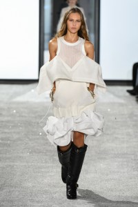 Sacai Spring 2025 Ready-to-Wear Collection at Paris Fashion Week