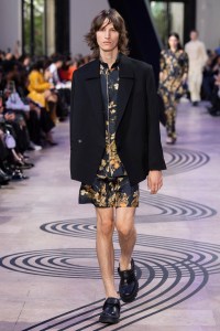 Shiatzy Chen Spring 2025 Ready-to-Wear Collection at Paris Fashion Week