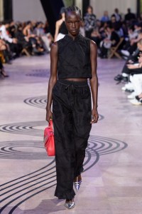 Shiatzy Chen Spring 2025 Ready-to-Wear Collection at Paris Fashion Week