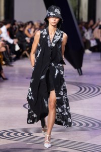 Shiatzy Chen Spring 2025 Ready-to-Wear Collection at Paris Fashion Week