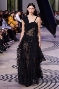 Shiatzy Chen Spring 2025 Ready-to-Wear Collection at Paris Fashion Week