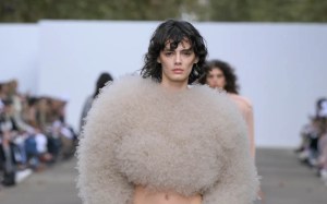 stella mccartney spring 2025 paris fashion week runway model
